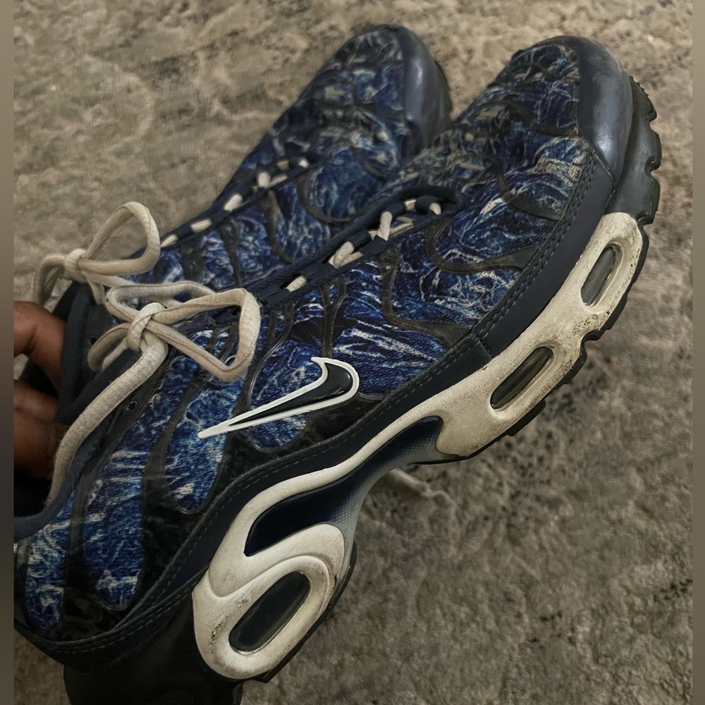 Nike Navy Blue and White Marble Air Max’s (Give your best offer)